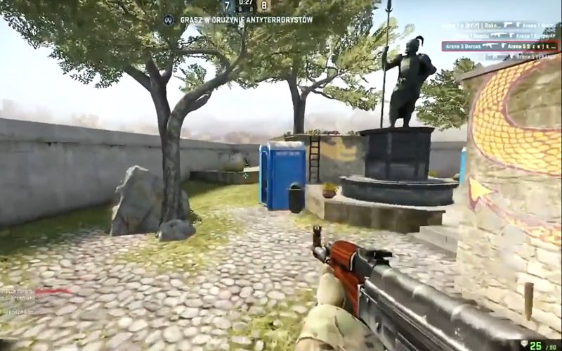 GimGoon 's Alora表现不佳， LANGX 's Gnar表现出色，SG赢得了第一局。