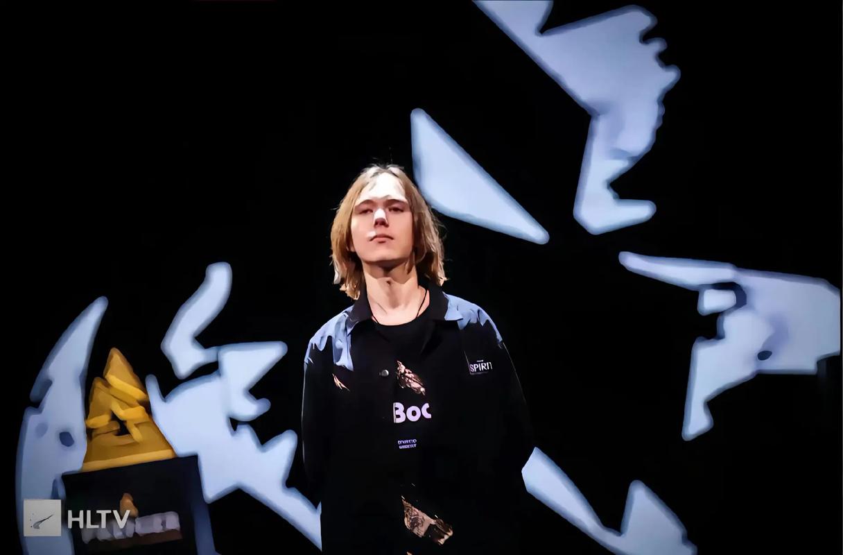 LNGvsTES首发：JackeyLove下路对决GALA 小奶油战Scout！